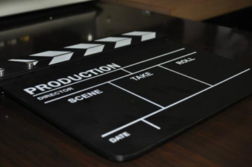 【企業(yè)宣傳】微電影+政務(wù)宣傳，如何才不會(huì)淪為自?shī)首詷?lè)？